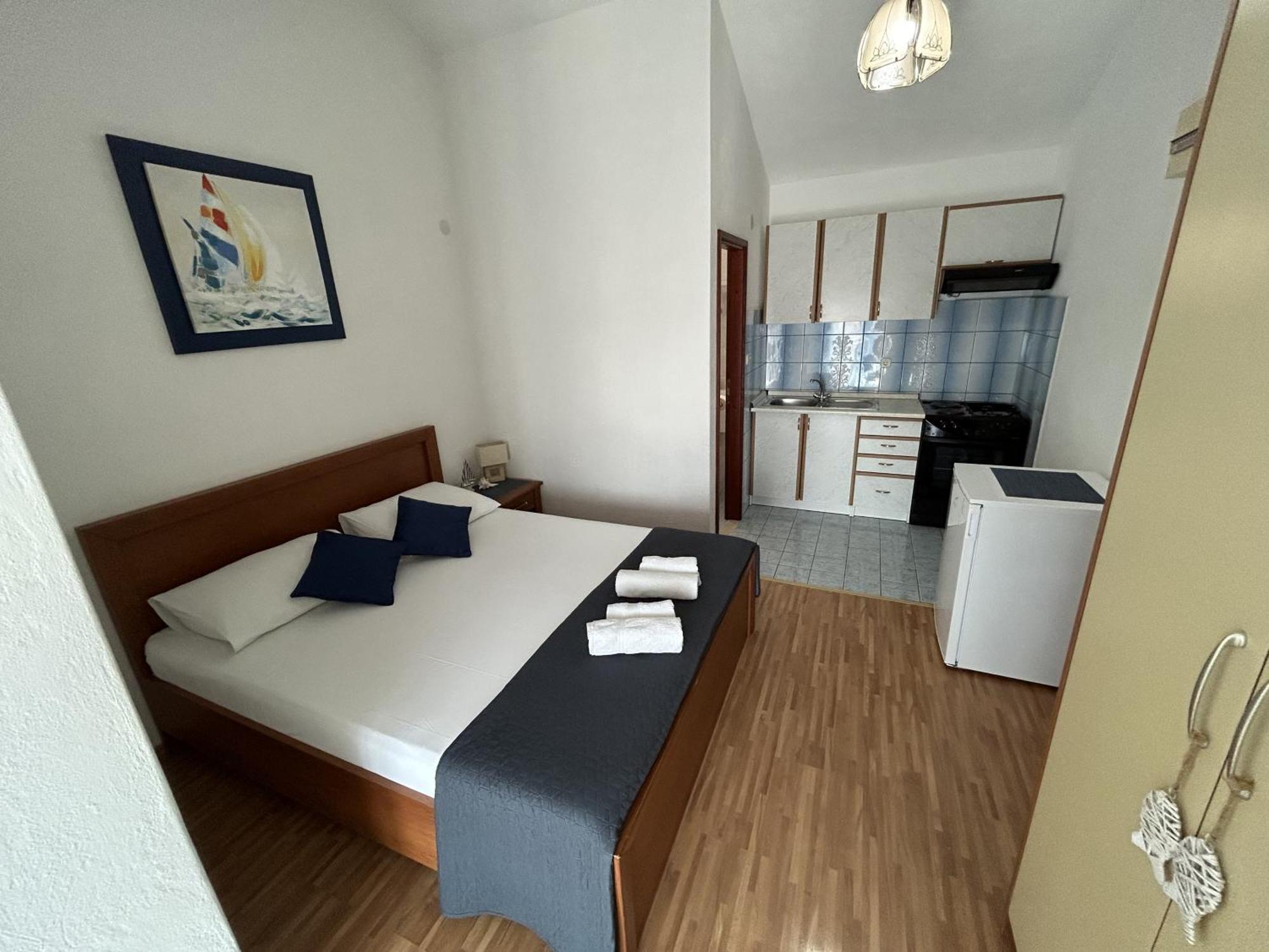 Apartments & Rooms Pierino Bol Eksteriør billede
