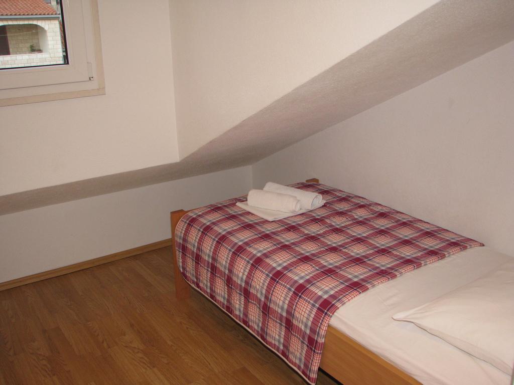 Apartments & Rooms Pierino Bol Eksteriør billede